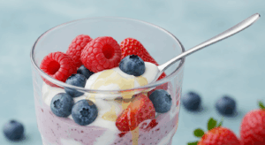 Greek-Yogurt-Honey-Berry-Smoothie