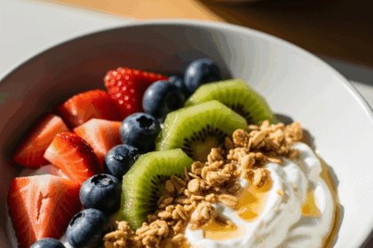 Light & Fit Greek Yogurt Bowl