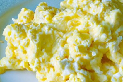 Fluffy Cottage Cheese Scrambled Eggs: A Protein-Packed Delight